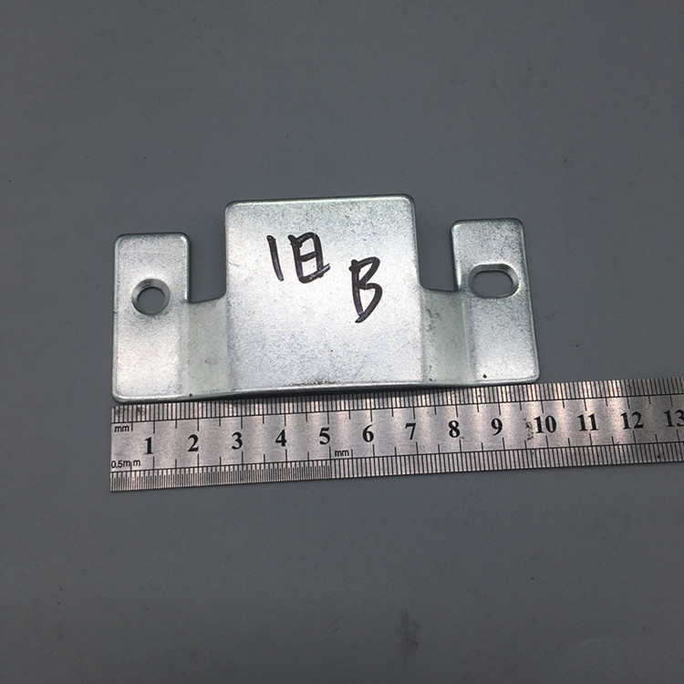 连接片12